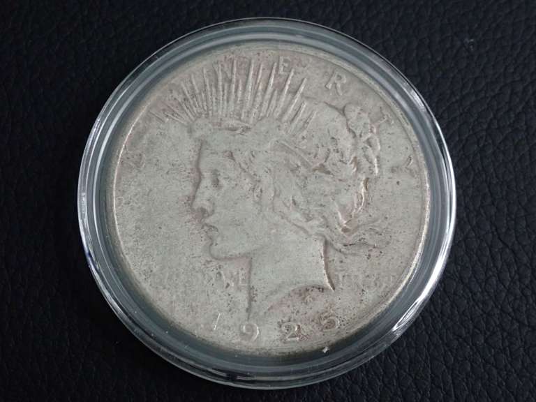 1925 PEACE DOLLAR COIN image