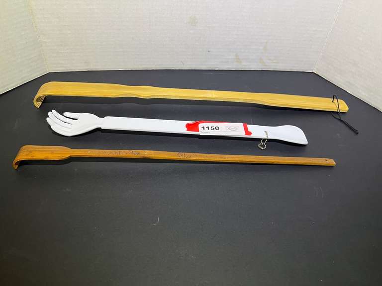 Master… Back scratchers, three pieces, see pictures for details. image