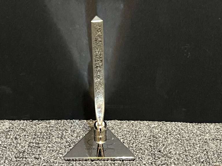 The Disney Channel Mickey Mouse pen, comes with the original box, see pictures for details. image