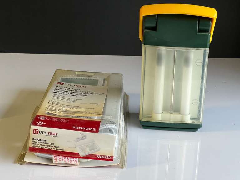 Garage… Utilitech 8 inch undercabinet light, also includes an Energizer lantern, see pictures for details. image