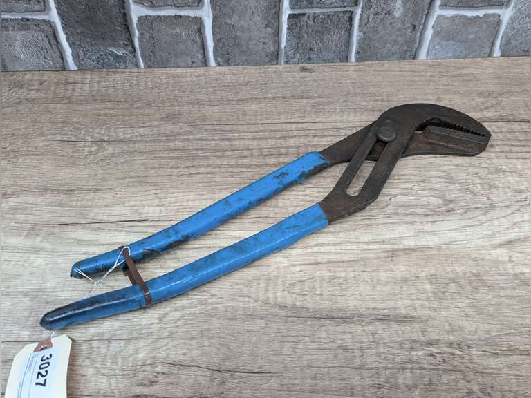 LARGE CHANNEL LOCKING PLIERS image