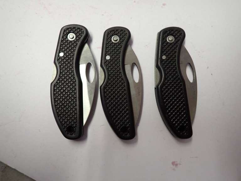 Folding Pocket Knives image