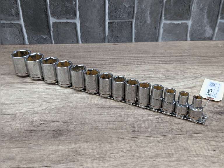 KOBALT 1/2-IN DRIVE SAE SOCKET SET WITH RAIL ORGANIZER AND SIZES UP TO 1-1/4" image