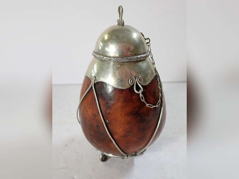 Mate Gourd with Lid image