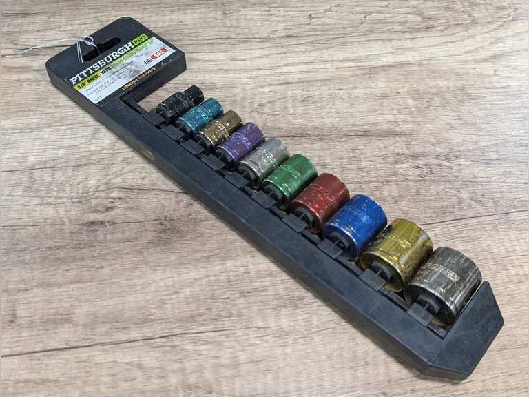 PITTSBURGH 10 PIECE 3/8-IN DRIVE SAE COLOR-CODED SOCKET SET WITH CASE image