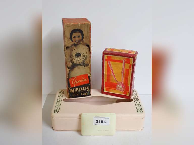 Vintage Collectibles Lot image