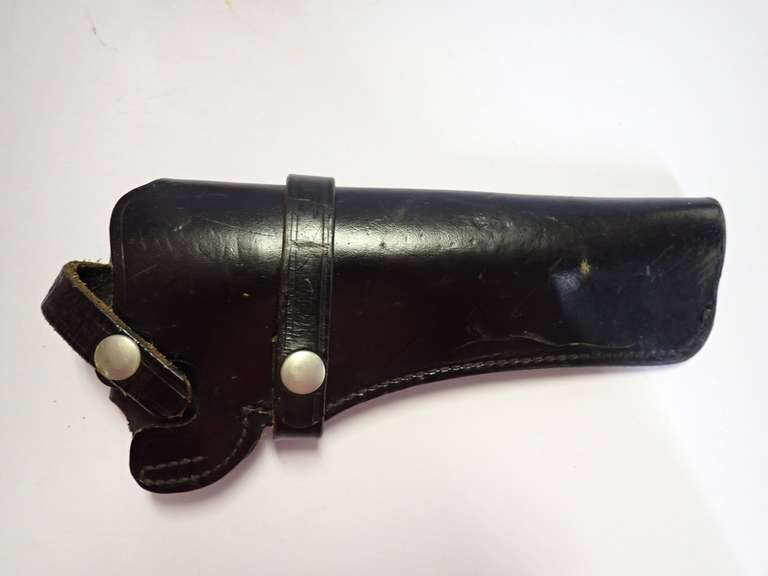 Leather Holster with Snap Closure image
