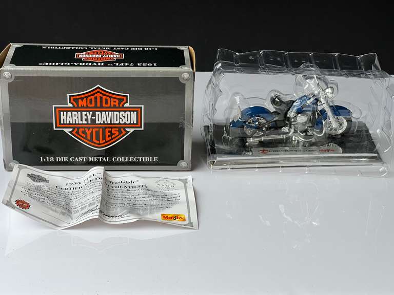 Garage…Maisto Harley Davidson diecast collectible, 1/18 scale, comes in original box, see pictures for details. image