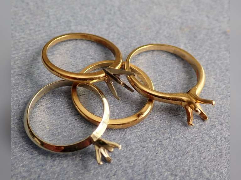 (4) 18k GOLD RINGS - See description. image