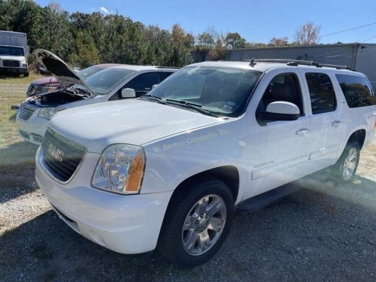 2014 GMC Yukon XL SUV SLT V8, 5.3 image