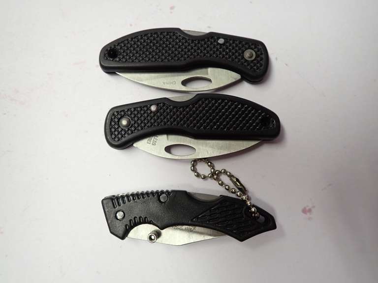 Folding Pocket Knives image