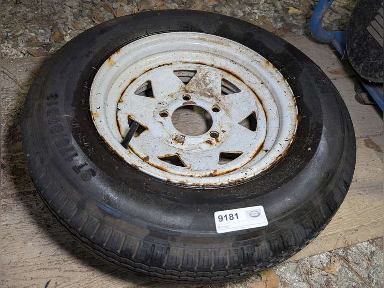 5 LUG TRAILER WHEEL WITH TRAIL AMERICA BRAND ST175/80D13 TIRE WITH LITTLE OR NO WEAR image
