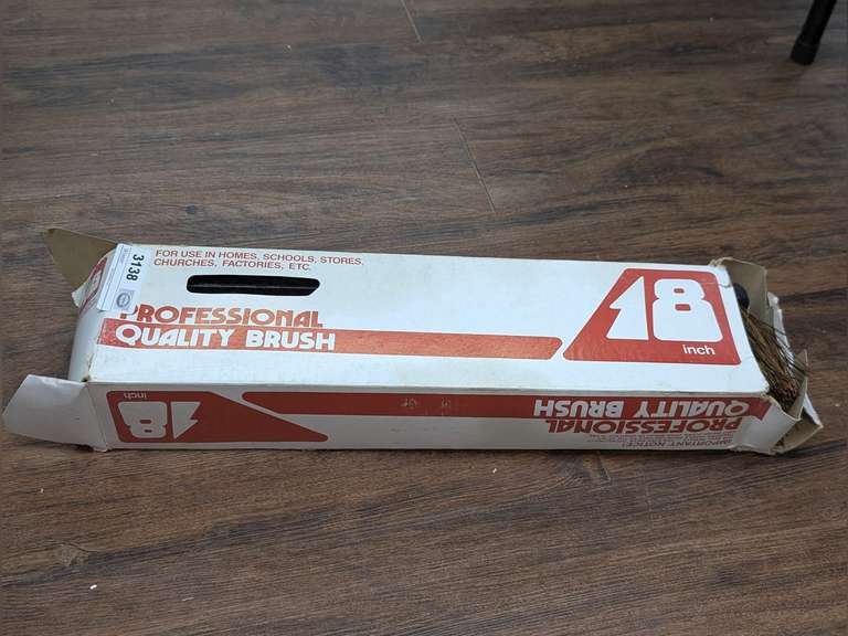 PROFESSIONAL QUALITY 18-IN SHOP BROOM BRUSH HEAD WITH ORIGINAL BOX image