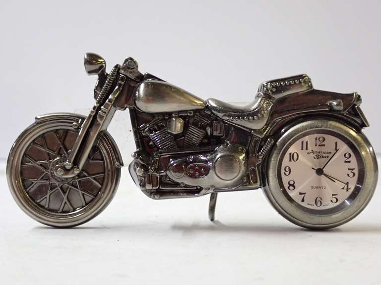 Novelty Motorcycle Clock- See photo - Missing Handlebars image