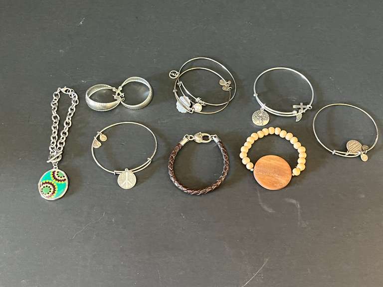 Mixed Lot of Bracelets and Earrings image