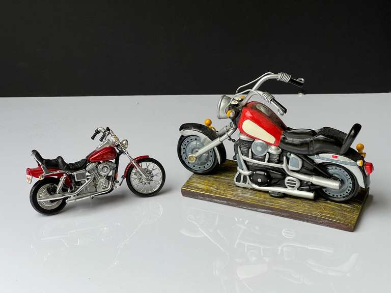 Garage… Harley Davidson model, and Harley Davidson desk decor, two pieces, see pictures for details. image
