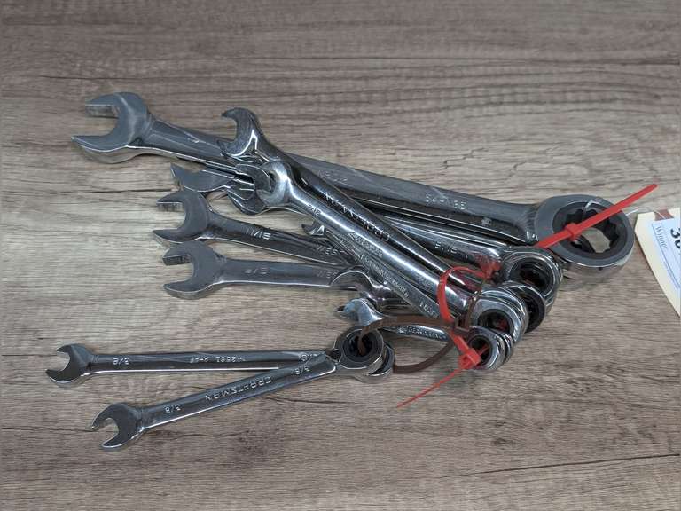 RATCHETING COMBINATION WRENCHES IN SAE SIZES 5/16-IN THROUGH 1-IN image