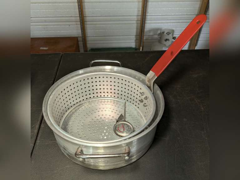 FRY POT WITH DEEP FRY BASKET AND THERMOMETER image