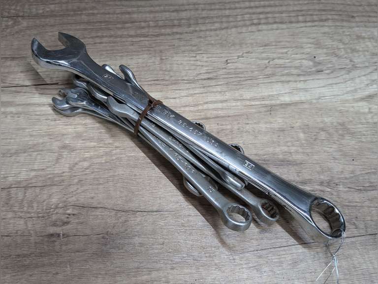 STANLEY BRAND MADE IN USA COMBINATION WRENCHES IN METRIC SIZES FROM 6 MM TO 24 MM image