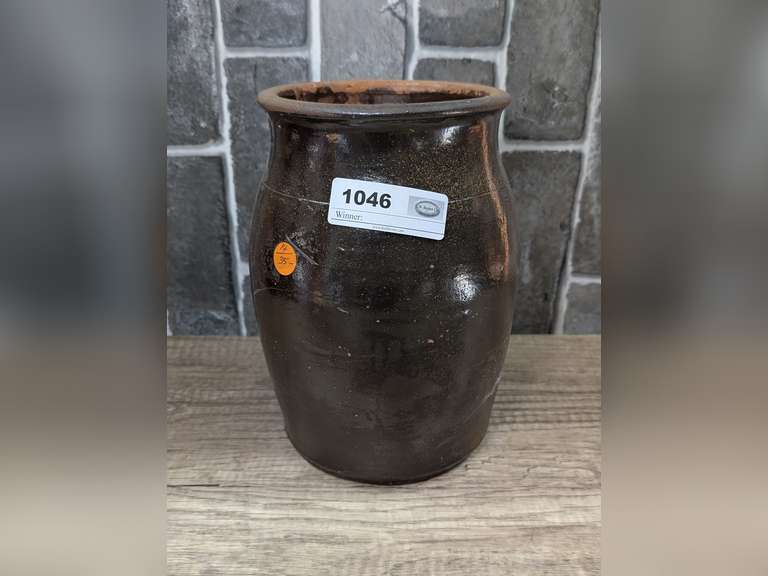 ANTIQUE POTTERY CROCK JAR, APPROXIMATELY 1 GALLON image
