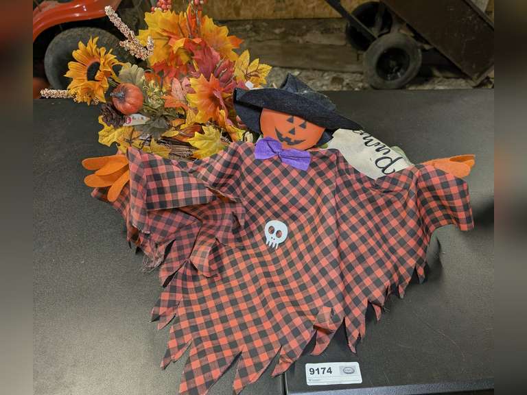 FALL DECOR AND DECORATIVE YARD FLAGS image