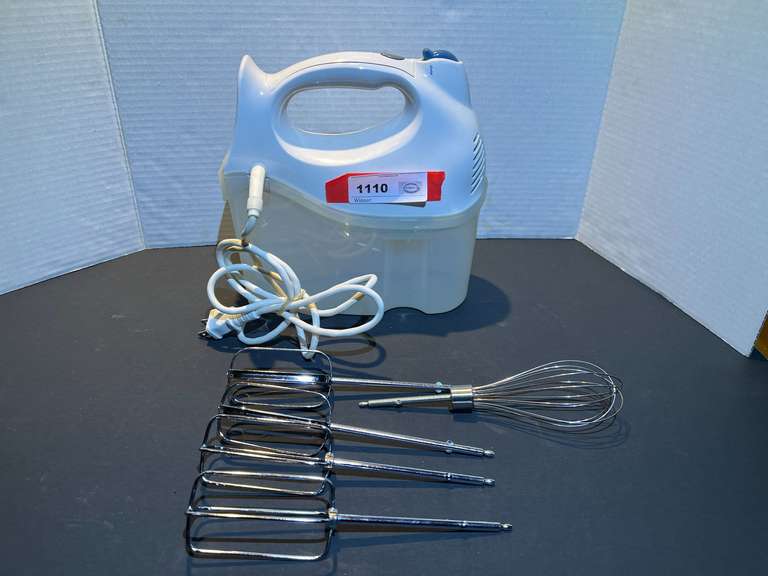 DR… Hamilton Beach mixer, comes with two sets of beaters, and storage holder, see pictures for details. image