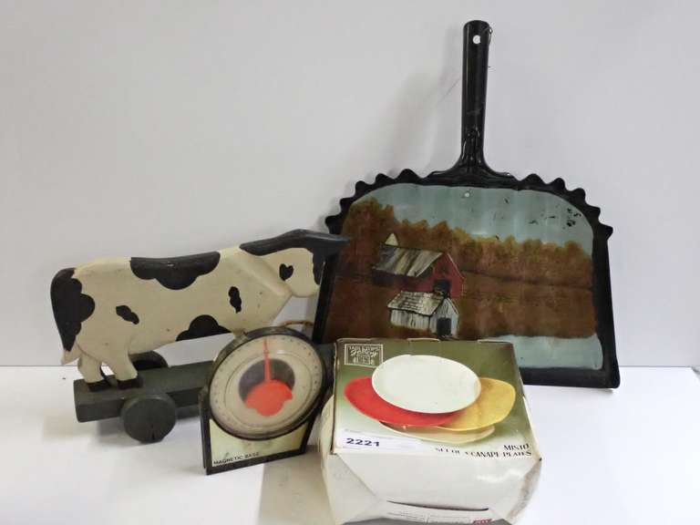 Vintage Collectibles Lot image