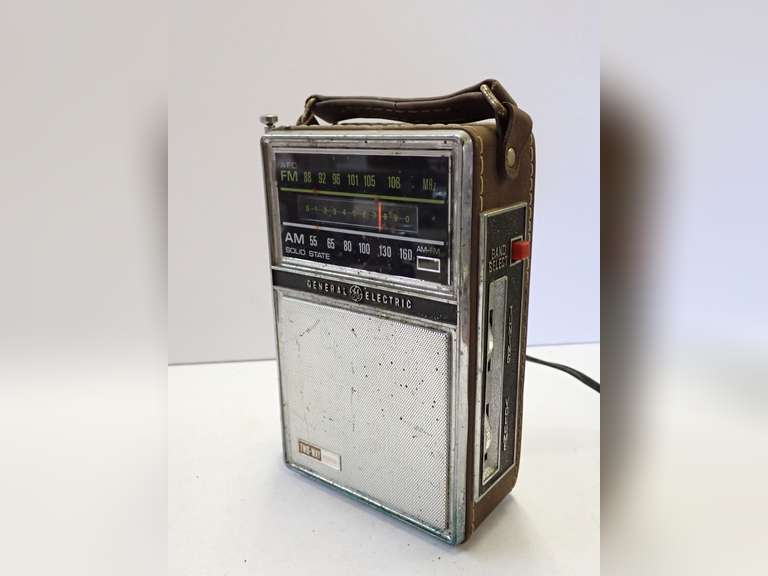 General Electric Portable AM/FM Radio image