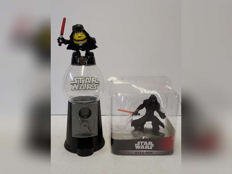 Star Wars Kylo Ren Figurine and M&M's Darth Vader Candy Dispenser image