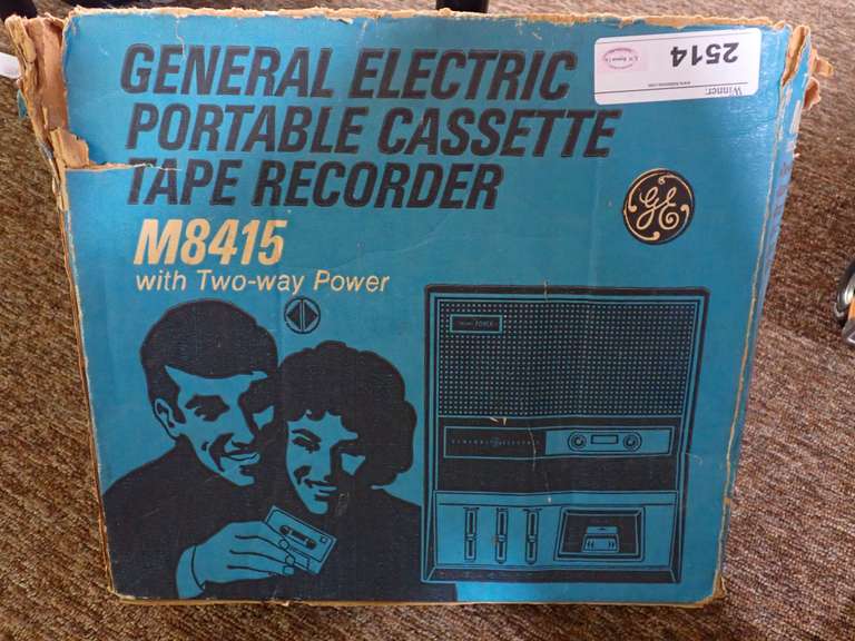 General Electric Portable Cassette Tape Recorder M8415 image