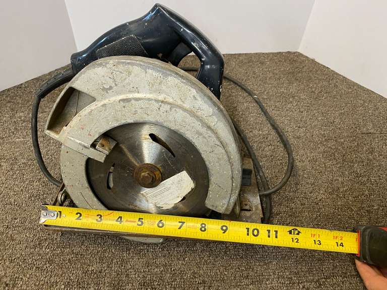 Montgomery Ward 7 1/4” circular saw, powers up, see pictures for details.