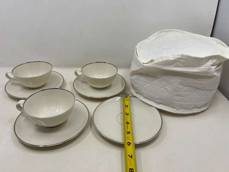 DR… Syracuse China, Chevy-Chase, with platinum trim, 7 pieces, comes with storage bag, see pictures for details.