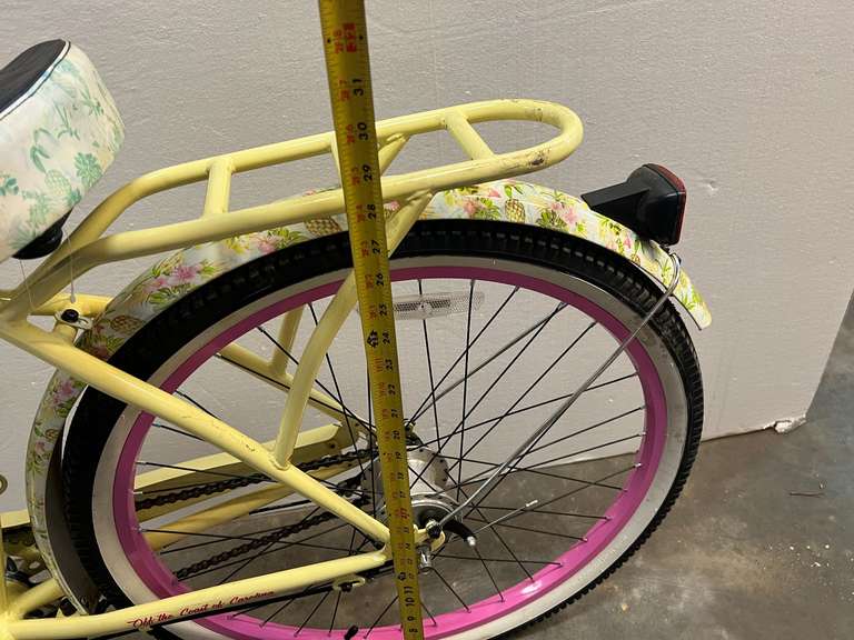 Jimmy Buffett “Margaritaville” beach cruiser bike, has decorative fenders and basket. See pictures for details.
