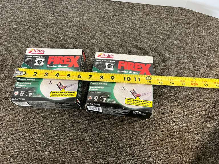 Kidde FireX smoke alarm, set of two, working condition unknown, see pictures for details.