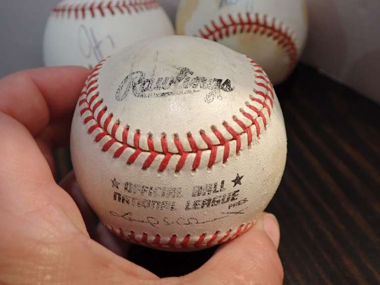 NATIONAL/MAJOR LEAGUE BASEBALLS-2 ARE AUTOGRAPHED