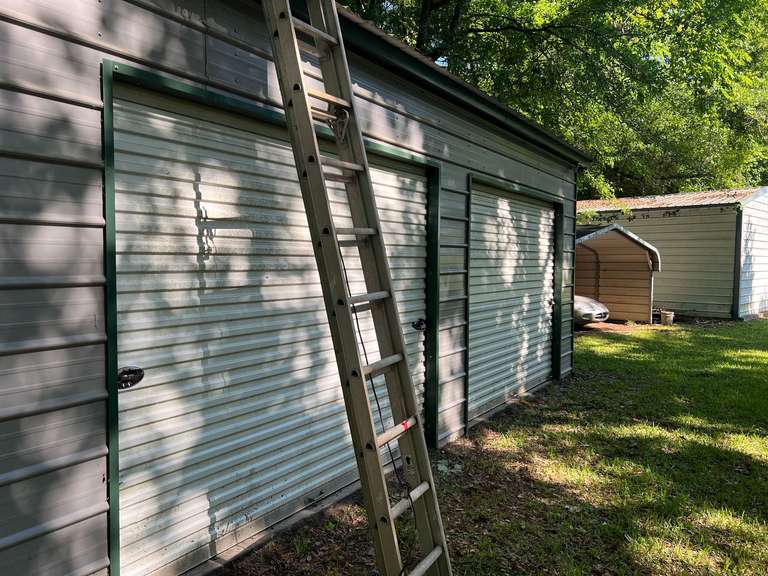 Bay 3…17’ aluminum extension ladder, see pictures for details.