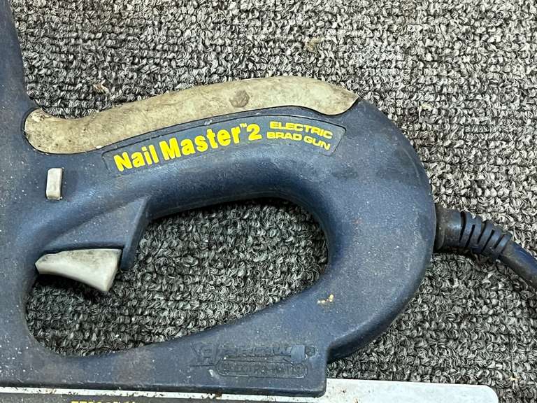 Arrow ET 200, Nail Master 2 electric brad gun, powers up, see pictures for details.