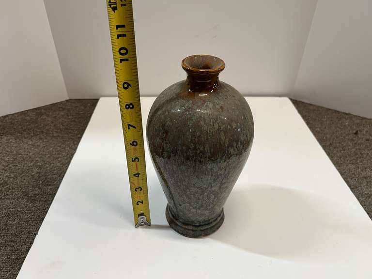 Lovely artisan pottery vase, see pictures for details.