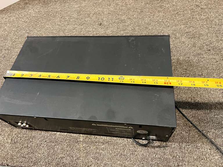 Kenwood stereo double cassette deck KX-55W, powers up, four push buttons have broken bottoms, see pictures for details.