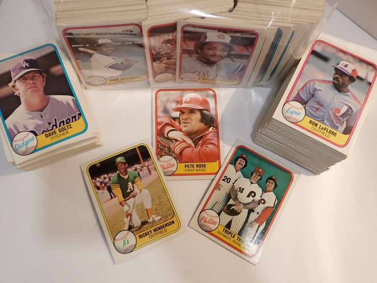 LARGE COLLECTION OF 1981 FLEER BASEBALL CARDS