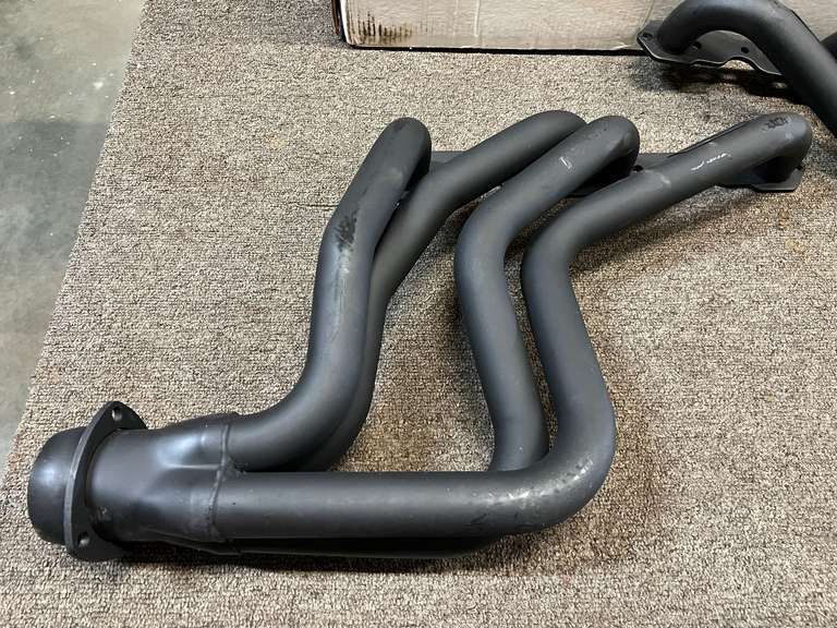 Hedman hedder, believed to be for small block Chevy ‘82 to ‘92, please research product code to determine if this is the correct fit. See pictures for details.