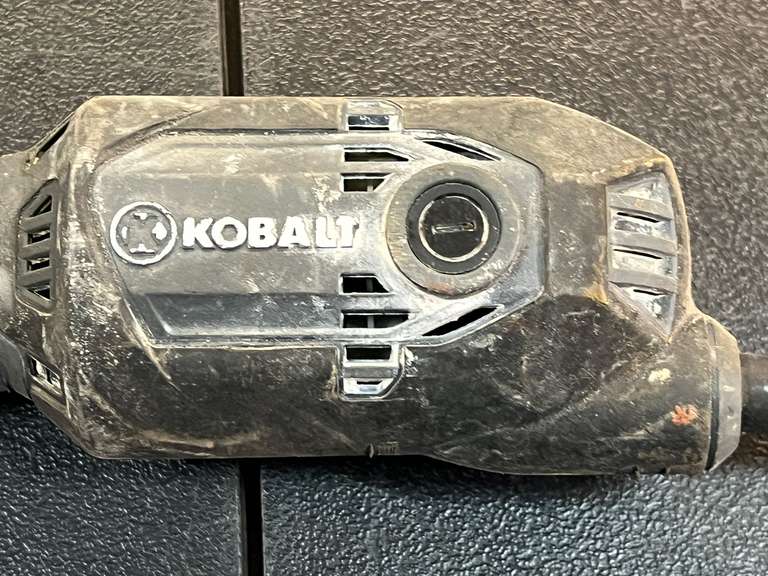 Kobalt reciprocating saw, powers up, see pictures for details.