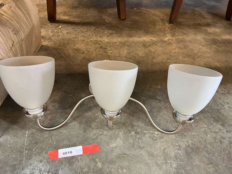 Three receptacle wall mount light fixture, this piece has a nickel finish, see pictures for details.