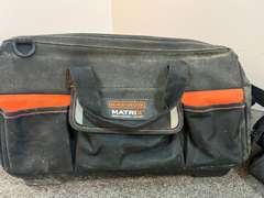 Black & Decker and DeWalt tool bags, see for details.