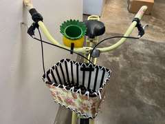 Jimmy Buffett “Margaritaville” beach cruiser bike, has decorative fenders and basket. See pictures for details.