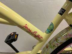 Jimmy Buffett “Margaritaville” beach cruiser bike, has decorative fenders and basket. See pictures for details.