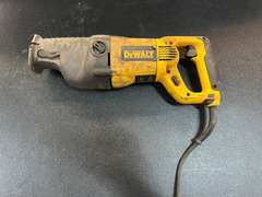 DeWalt DW310 VS reciprocating saw, powers up, see pictures for details.