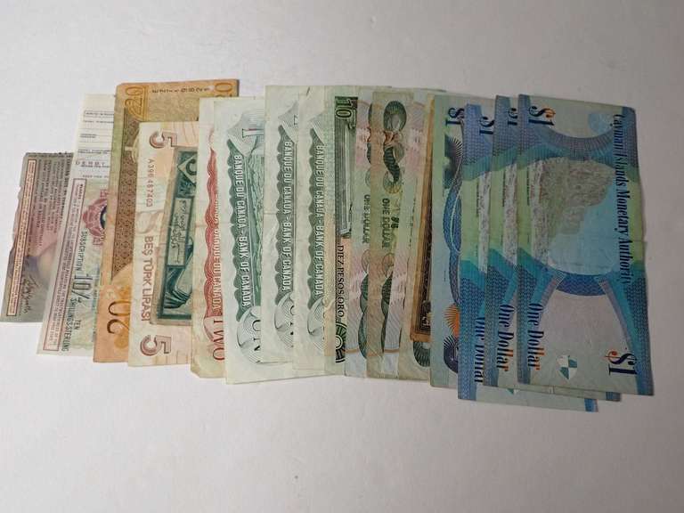 VARIOUS FOREIGN BANK NOTES