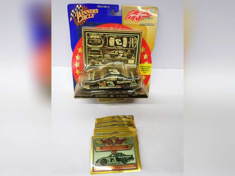 Dale Earnhardt #3 Oreo Design 2001 Diecast Car with Trading Cards