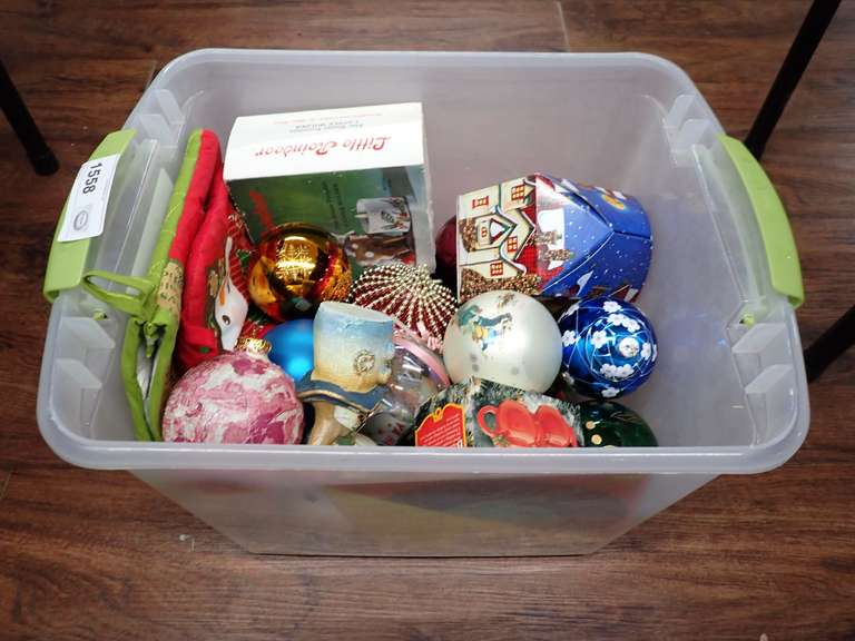 Vintage Christmas Ornaments and Decor